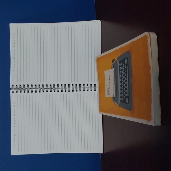 Set of 2 notebooks - Picture 3 of 4